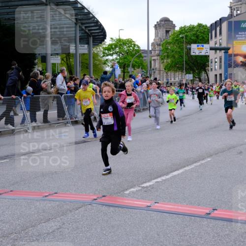 25.04.2026 - Das Zehntel Tim E. http://msf.ph/oto/9568862 25.04.2026 08:55:24 Ziel 1038, 1045, 1050, 1056, 1070, 1304, 1381, 1565, 1614, 1875, 1975, 2037, 2071, 2171, 2387, 2398, 2584, 2650, 2682, 2769, 2780, 3062, 3145, 3237, 3445, 3516, 3893, 3895, 3980, 4006, 4035 meine-sportfotos.de