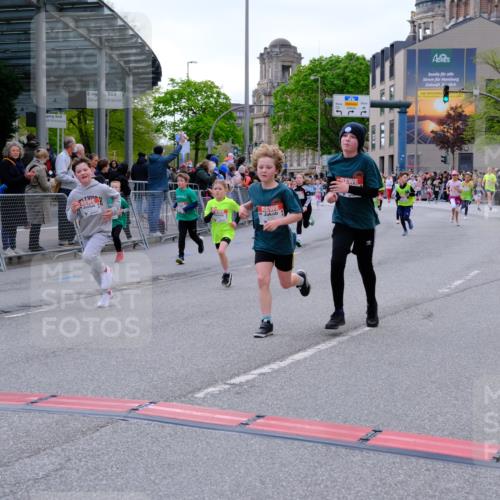 25.04.2026 - Das Zehntel Tim E. http://msf.ph/oto/9568871 25.04.2026 08:55:25 Ziel 1038, 1050, 1056, 1070, 1304, 1381, 1565, 1614, 1875, 1975, 2037, 2071, 2171, 2384, 2387, 2398, 2584, 2682, 2769, 2780, 3062, 3145, 3228, 3237, 3445, 3516, 3893, 3895, 3980, 4006, 4035 meine-sportfotos.de