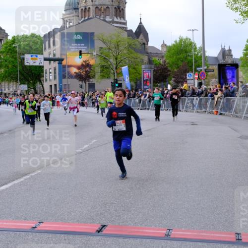 25.04.2026 - Das Zehntel Tim E. http://msf.ph/oto/9568877 25.04.2026 08:55:27 Ziel 1050, 1056, 1070, 1123, 1614, 1875, 1975, 2037, 2071, 2171, 2384, 2387, 2398, 2769, 2780, 2964, 3062, 3228, 3237, 3445, 3516, 3893, 3895, 3980, 4006, 4035 meine-sportfotos.de