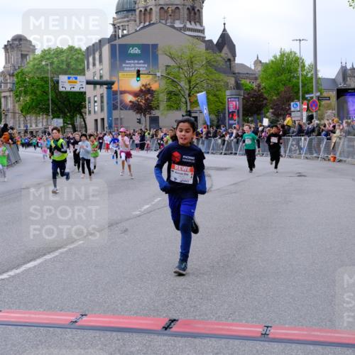 25.04.2026 - Das Zehntel Tim E. http://msf.ph/oto/9568879 25.04.2026 08:55:27 Ziel 1050, 1056, 1070, 1123, 1614, 1875, 1975, 2037, 2071, 2171, 2384, 2387, 2398, 2769, 2780, 2964, 3062, 3228, 3237, 3445, 3516, 3893, 3895, 3980, 4006, 4035 meine-sportfotos.de