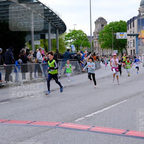 25.04.2026 - Das Zehntel Tim E. http://msf.ph/oto/9568885 25.04.2026 08:55:29 Ziel 1050, 1056, 1070, 1123, 1365, 1388, 1424, 1875, 1898, 1975, 2002, 2037, 2071, 2171, 2384, 2387, 2398, 2494, 2527, 2769, 2780, 2964, 3062, 3228, 3237, 3275, 3445, 3516, 3757, 3875, 3893, 3895, 3980, 4006, 4035 meine-sportfotos.de
