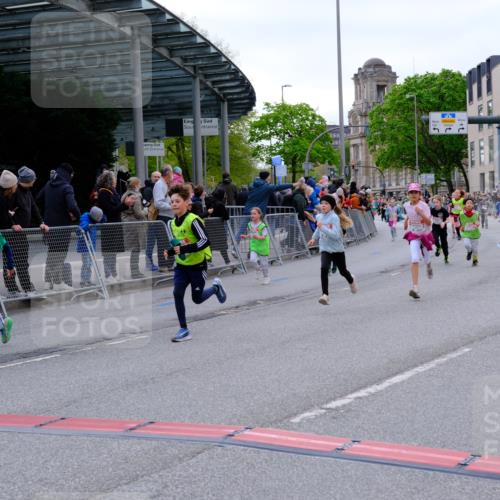 25.04.2026 - Das Zehntel Tim E. http://msf.ph/oto/9568886 25.04.2026 08:55:29 Ziel 1050, 1056, 1070, 1123, 1365, 1388, 1424, 1875, 1898, 1975, 2002, 2037, 2071, 2171, 2384, 2387, 2398, 2494, 2527, 2769, 2780, 2964, 3062, 3228, 3237, 3275, 3445, 3516, 3757, 3875, 3893, 3895, 3980, 4006, 4035 meine-sportfotos.de