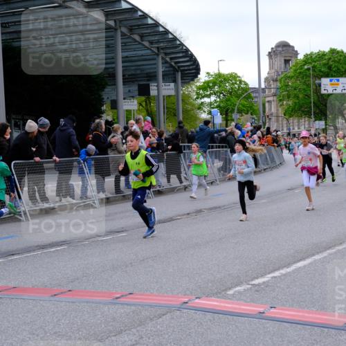 25.04.2026 - Das Zehntel Tim E. http://msf.ph/oto/9568887 25.04.2026 08:55:29 Ziel 1050, 1056, 1070, 1123, 1365, 1388, 1424, 1875, 1898, 1975, 2002, 2037, 2071, 2171, 2384, 2387, 2398, 2494, 2527, 2769, 2780, 2964, 3062, 3228, 3237, 3275, 3445, 3516, 3757, 3875, 3893, 3895, 3980, 4006, 4035 meine-sportfotos.de