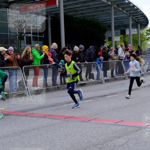 25.04.2026 - Das Zehntel Tim E. http://msf.ph/oto/9568893 25.04.2026 08:55:30 Ziel 1050, 1056, 1070, 1123, 1365, 1388, 1424, 1875, 1898, 2002, 2037, 2071, 2171, 2319, 2384, 2387, 2398, 2494, 2527, 2769, 2780, 2964, 3228, 3237, 3275, 3445, 3516, 3757, 3875, 3893, 3895, 3980, 4006, 4035 meine-sportfotos.de