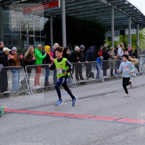 25.04.2026 - Das Zehntel Tim E. http://msf.ph/oto/9568894 25.04.2026 08:55:30 Ziel 1050, 1056, 1070, 1123, 1365, 1388, 1424, 1875, 1898, 2002, 2037, 2071, 2171, 2319, 2384, 2387, 2398, 2494, 2527, 2769, 2780, 2964, 3228, 3237, 3275, 3445, 3516, 3757, 3875, 3893, 3895, 3980, 4006, 4035 meine-sportfotos.de
