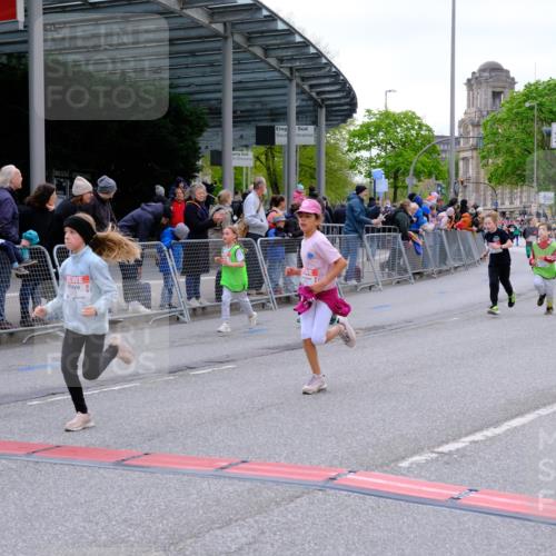 25.04.2026 - Das Zehntel Tim E. http://msf.ph/oto/9568897 25.04.2026 08:55:31 Ziel 1070, 1123, 1365, 1388, 1424, 1875, 1898, 2002, 2037, 2071, 2171, 2319, 2384, 2387, 2398, 2494, 2527, 2769, 2780, 2869, 2964, 3228, 3237, 3275, 3445, 3536, 3757, 3875, 3895, 3980, 4006, 4035 meine-sportfotos.de