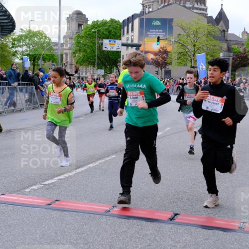 25.04.2026 - Das Zehntel Tim E. http://msf.ph/oto/9568911 25.04.2026 08:55:33 Ziel 1123, 1365, 1388, 1424, 1875, 1898, 2002, 2037, 2071, 2171, 2319, 2384, 2387, 2398, 2494, 2527, 2780, 2869, 2928, 2964, 3080, 3101, 3228, 3234, 3237, 3275, 3536, 3757, 3875, 3895, 4035 meine-sportfotos.de