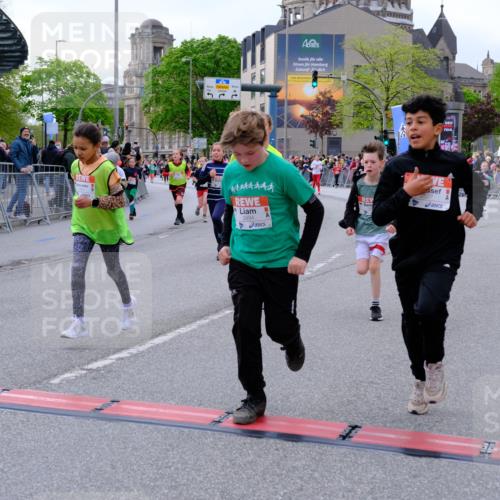 25.04.2026 - Das Zehntel Tim E. http://msf.ph/oto/9568912 25.04.2026 08:55:33 Ziel 1123, 1365, 1388, 1424, 1875, 1898, 2002, 2037, 2071, 2171, 2319, 2384, 2387, 2398, 2494, 2527, 2780, 2869, 2928, 2964, 3080, 3101, 3228, 3234, 3237, 3275, 3536, 3757, 3875, 3895, 4035 meine-sportfotos.de