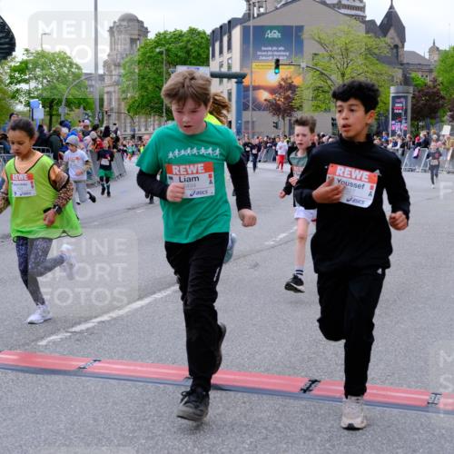 25.04.2026 - Das Zehntel Tim E. http://msf.ph/oto/9568914 25.04.2026 08:55:33 Ziel 1123, 1365, 1388, 1424, 1875, 1898, 2002, 2037, 2071, 2171, 2319, 2384, 2387, 2398, 2494, 2527, 2780, 2869, 2928, 2964, 3080, 3101, 3228, 3234, 3237, 3275, 3536, 3757, 3875, 3895, 4035 meine-sportfotos.de