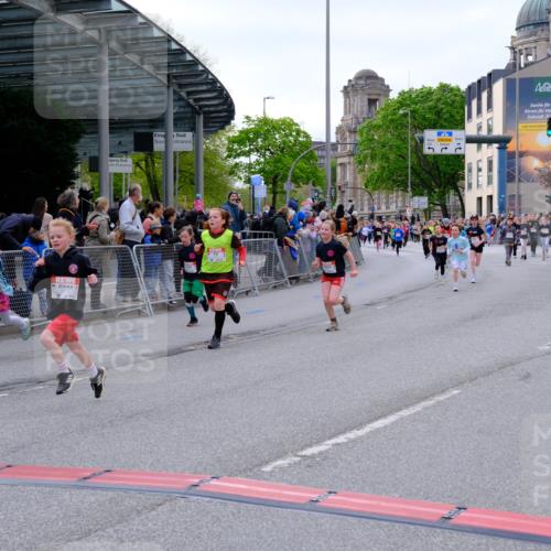 25.04.2026 - Das Zehntel Tim E. http://msf.ph/oto/9568922 25.04.2026 08:55:36 Ziel 1008, 1123, 1155, 1365, 1388, 1424, 1828, 1877, 1898, 2002, 2196, 2207, 2319, 2384, 2398, 2494, 2527, 2869, 2928, 2964, 3002, 3080, 3101, 3228, 3234, 3275, 3536, 3757, 3875, 4035 meine-sportfotos.de