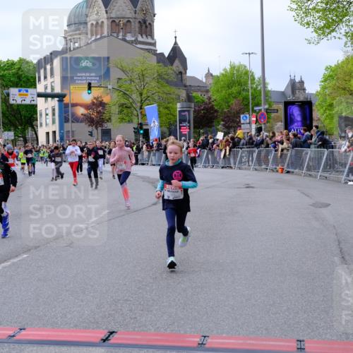 25.04.2026 - Das Zehntel Tim E. http://msf.ph/oto/9568935 25.04.2026 08:55:39 Ziel 1008, 1155, 1365, 1388, 1424, 1828, 1877, 1898, 2002, 2196, 2207, 2296, 2319, 2494, 2527, 2869, 2895, 2928, 3002, 3080, 3101, 3234, 3275, 3354, 3360, 3536, 3745, 3757, 3875, 3975 meine-sportfotos.de