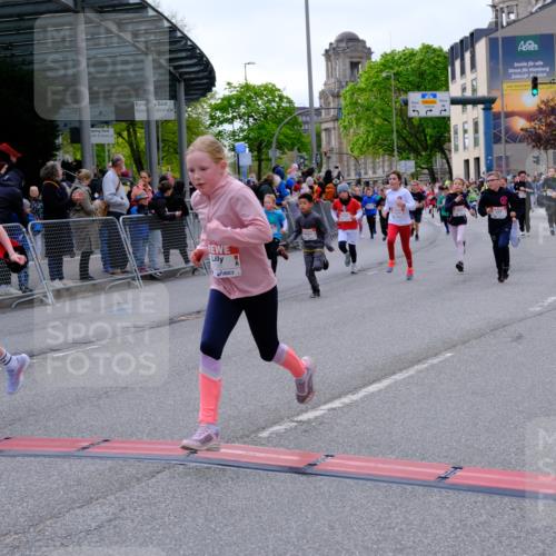 25.04.2026 - Das Zehntel Tim E. http://msf.ph/oto/9568942 25.04.2026 08:55:41 Ziel 1008, 1155, 1365, 1388, 1828, 1877, 1898, 2002, 2196, 2207, 2296, 2319, 2615, 2669, 2686, 2869, 2895, 2928, 3002, 3059, 3065, 3080, 3093, 3101, 3234, 3354, 3360, 3536, 3745, 3975 meine-sportfotos.de