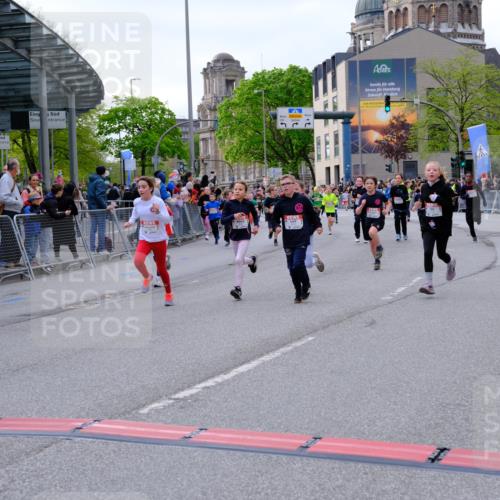 25.04.2026 - Das Zehntel Tim E. http://msf.ph/oto/9568947 25.04.2026 08:55:42 Ziel 1008, 1155, 1717, 1740, 1828, 1877, 2196, 2207, 2296, 2319, 2615, 2669, 2686, 2869, 2895, 2928, 3002, 3059, 3065, 3080, 3093, 3101, 3234, 3354, 3360, 3536, 3745, 3975 meine-sportfotos.de