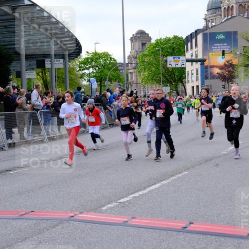 25.04.2026 - Das Zehntel Tim E. http://msf.ph/oto/9568951 25.04.2026 08:55:43 Ziel 1008, 1155, 1717, 1740, 1828, 1877, 2108, 2196, 2207, 2296, 2615, 2669, 2686, 2869, 2895, 2928, 3002, 3059, 3065, 3080, 3093, 3101, 3234, 3354, 3360, 3536, 3745, 3975 meine-sportfotos.de