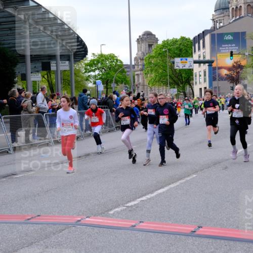 25.04.2026 - Das Zehntel Tim E. http://msf.ph/oto/9568952 25.04.2026 08:55:43 Ziel 1008, 1155, 1717, 1740, 1828, 1877, 2108, 2196, 2207, 2296, 2615, 2669, 2686, 2869, 2895, 2928, 3002, 3059, 3065, 3080, 3093, 3101, 3234, 3354, 3360, 3536, 3745, 3975 meine-sportfotos.de