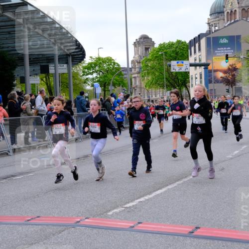 25.04.2026 - Das Zehntel Tim E. http://msf.ph/oto/9568955 25.04.2026 08:55:43 Ziel 1008, 1155, 1717, 1740, 1828, 1877, 2108, 2196, 2207, 2296, 2615, 2669, 2686, 2869, 2895, 2928, 3002, 3059, 3065, 3080, 3093, 3101, 3234, 3354, 3360, 3536, 3745, 3975 meine-sportfotos.de