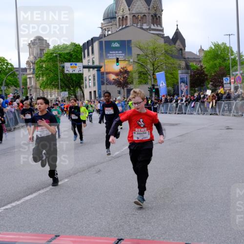 25.04.2026 - Das Zehntel Tim E. http://msf.ph/oto/9568959 25.04.2026 08:55:45 Ziel 1008, 1113, 1134, 1155, 1638, 1717, 1740, 1828, 1877, 2108, 2196, 2207, 2296, 2606, 2615, 2669, 2686, 2895, 3002, 3059, 3065, 3080, 3093, 3101, 3234, 3354, 3360, 3745, 3975, 4058 meine-sportfotos.de