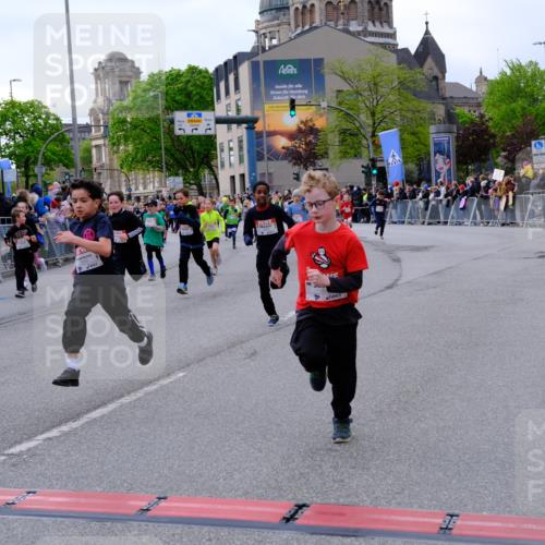 25.04.2026 - Das Zehntel Tim E. http://msf.ph/oto/9568960 25.04.2026 08:55:45 Ziel 1008, 1113, 1134, 1155, 1638, 1717, 1740, 1828, 1877, 2108, 2196, 2207, 2296, 2606, 2615, 2669, 2686, 2895, 3002, 3059, 3065, 3080, 3093, 3101, 3234, 3354, 3360, 3745, 3975, 4058 meine-sportfotos.de