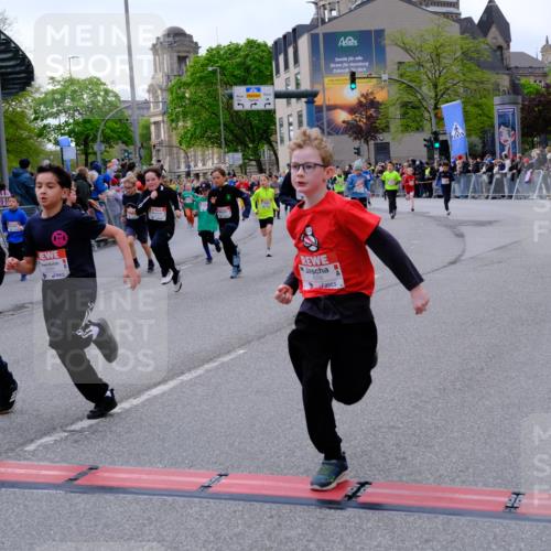 25.04.2026 - Das Zehntel Tim E. http://msf.ph/oto/9568962 25.04.2026 08:55:45 Ziel 1008, 1113, 1134, 1155, 1638, 1717, 1740, 1828, 1877, 2108, 2196, 2207, 2296, 2606, 2615, 2669, 2686, 2895, 3002, 3059, 3065, 3080, 3093, 3101, 3234, 3354, 3360, 3745, 3975, 4058 meine-sportfotos.de
