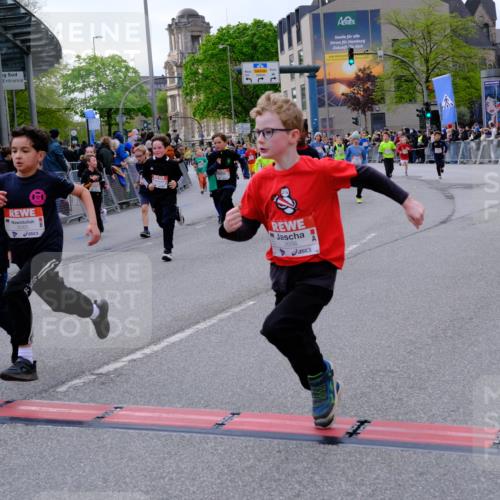 25.04.2026 - Das Zehntel Tim E. http://msf.ph/oto/9568963 25.04.2026 08:55:45 Ziel 1008, 1113, 1134, 1155, 1638, 1717, 1740, 1828, 1877, 2108, 2196, 2207, 2296, 2606, 2615, 2669, 2686, 2895, 3002, 3059, 3065, 3080, 3093, 3101, 3234, 3354, 3360, 3745, 3975, 4058 meine-sportfotos.de