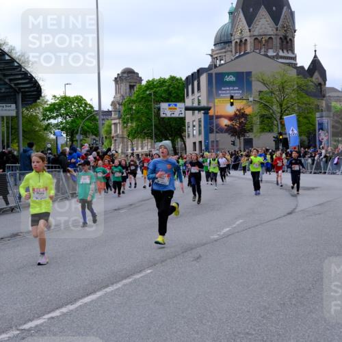 25.04.2026 - Das Zehntel Tim E. http://msf.ph/oto/9568965 25.04.2026 08:55:48 Ziel 1008, 1113, 1131, 1134, 1155, 1307, 1341, 1638, 1639, 1645, 1717, 1740, 1828, 1877, 2108, 2217, 2229, 2296, 2474, 2606, 2615, 2669, 2686, 2895, 3059, 3065, 3093, 3354, 3360, 3745, 3975, 4058 meine-sportfotos.de