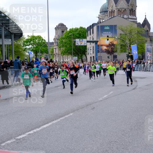 25.04.2026 - Das Zehntel Tim E. http://msf.ph/oto/9568973 25.04.2026 08:55:49 Ziel 1113, 1131, 1134, 1307, 1341, 1638, 1639, 1645, 1717, 1740, 1963, 1968, 2040, 2108, 2217, 2229, 2296, 2463, 2474, 2478, 2606, 2615, 2669, 2686, 2895, 3059, 3065, 3093, 3354, 3360, 3520, 3526, 3745, 3844, 3849, 3975, 4058 meine-sportfotos.de