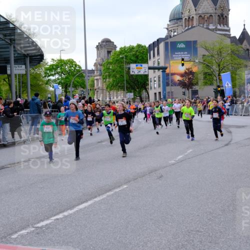 25.04.2026 - Das Zehntel Tim E. http://msf.ph/oto/9568974 25.04.2026 08:55:49 Ziel 1113, 1131, 1134, 1307, 1341, 1638, 1639, 1645, 1717, 1740, 1963, 1968, 2040, 2108, 2217, 2229, 2296, 2463, 2474, 2478, 2606, 2615, 2669, 2686, 2895, 3059, 3065, 3093, 3354, 3360, 3520, 3526, 3745, 3844, 3849, 3975, 4058 meine-sportfotos.de