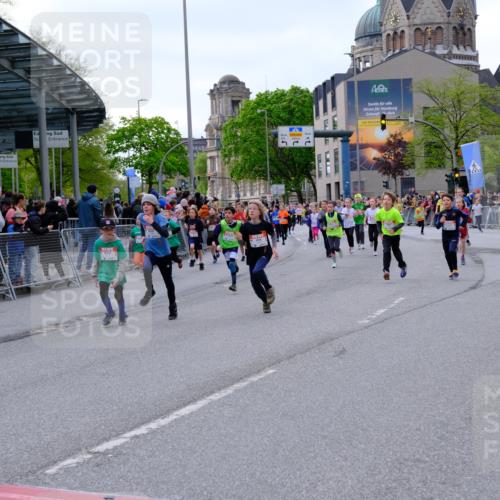 25.04.2026 - Das Zehntel Tim E. http://msf.ph/oto/9568975 25.04.2026 08:55:49 Ziel 1113, 1131, 1134, 1307, 1341, 1638, 1639, 1645, 1717, 1740, 1963, 1968, 2040, 2108, 2217, 2229, 2296, 2463, 2474, 2478, 2606, 2615, 2669, 2686, 2895, 3059, 3065, 3093, 3354, 3360, 3520, 3526, 3745, 3844, 3849, 3975, 4058 meine-sportfotos.de