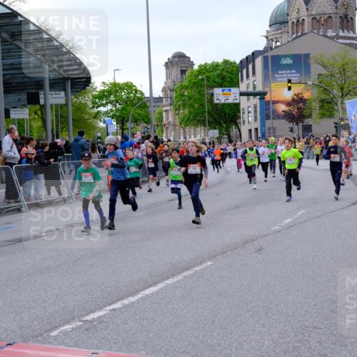 25.04.2026 - Das Zehntel Tim E. http://msf.ph/oto/9568976 25.04.2026 08:55:49 Ziel 1113, 1131, 1134, 1307, 1341, 1638, 1639, 1645, 1717, 1740, 1963, 1968, 2040, 2108, 2217, 2229, 2296, 2463, 2474, 2478, 2606, 2615, 2669, 2686, 2895, 3059, 3065, 3093, 3354, 3360, 3520, 3526, 3745, 3844, 3849, 3975, 4058 meine-sportfotos.de