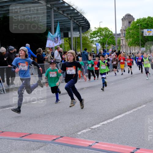25.04.2026 - Das Zehntel Tim E. http://msf.ph/oto/9568981 25.04.2026 08:55:50 Ziel 1113, 1131, 1134, 1307, 1341, 1638, 1639, 1645, 1717, 1740, 1963, 1968, 2040, 2108, 2217, 2229, 2296, 2463, 2474, 2478, 2565, 2594, 2606, 2615, 2669, 2686, 2895, 3059, 3065, 3093, 3354, 3360, 3520, 3526, 3745, 3844, 3847, 3849, 3975, 4058 meine-sportfotos.de
