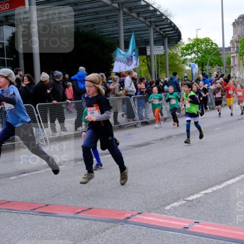 25.04.2026 - Das Zehntel Tim E. http://msf.ph/oto/9568984 25.04.2026 08:55:50 Ziel 1113, 1131, 1134, 1307, 1341, 1638, 1639, 1645, 1717, 1740, 1963, 1968, 2040, 2108, 2217, 2229, 2296, 2463, 2474, 2478, 2565, 2594, 2606, 2615, 2669, 2686, 2895, 3059, 3065, 3093, 3354, 3360, 3520, 3526, 3745, 3844, 3847, 3849, 3975, 4058 meine-sportfotos.de