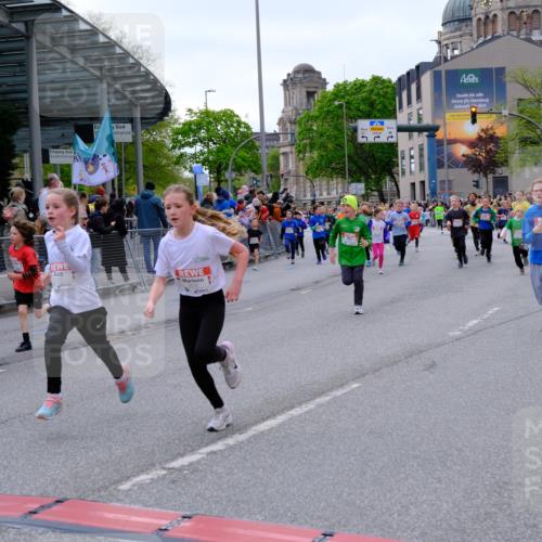 25.04.2026 - Das Zehntel Tim E. http://msf.ph/oto/9569001 25.04.2026 08:55:54 Ziel 1004, 1113, 1131, 1134, 1302, 1307, 1316, 1341, 1363, 1369, 1562, 1567, 1575, 1638, 1639, 1645, 1649, 1717, 1740, 1963, 1968, 2040, 2108, 2217, 2229, 2323, 2463, 2474, 2478, 2565, 2594, 2606, 2607, 3465, 3520, 3526, 3610, 3803, 3844, 3847, 3849, 3891, 3963, 4058 meine-sportfotos.de