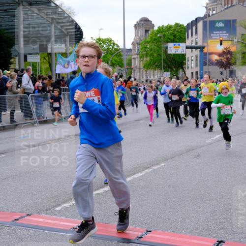 25.04.2026 - Das Zehntel Tim E. http://msf.ph/oto/9569014 25.04.2026 08:55:56 Ziel 1004, 1113, 1126, 1131, 1134, 1302, 1307, 1316, 1341, 1363, 1369, 1562, 1567, 1575, 1638, 1639, 1645, 1649, 1759, 1762, 1959, 1963, 1968, 2040, 2217, 2222, 2229, 2323, 2463, 2474, 2478, 2565, 2594, 2606, 2607, 2972, 3196, 3206, 3465, 3520, 3526, 3559, 3610, 3715, 3718, 3722, 3803, 3844, 3847, 3849, 3891, 3963, 4058 meine-sportfotos.de