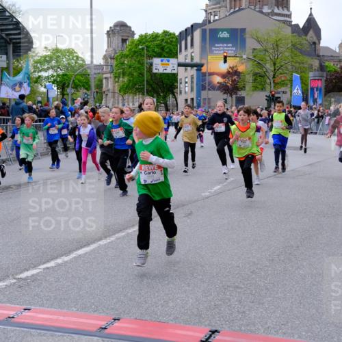 25.04.2026 - Das Zehntel Tim E. http://msf.ph/oto/9569018 25.04.2026 08:55:57 Ziel 1004, 1126, 1131, 1302, 1307, 1316, 1331, 1341, 1363, 1369, 1562, 1567, 1575, 1639, 1645, 1649, 1759, 1762, 1959, 1963, 1968, 2040, 2078, 2217, 2222, 2229, 2323, 2463, 2474, 2478, 2565, 2594, 2607, 2972, 3196, 3206, 3465, 3520, 3526, 3559, 3610, 3715, 3718, 3722, 3803, 3844, 3847, 3849, 3891, 3950, 3963 meine-sportfotos.de