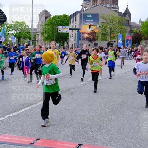 25.04.2026 - Das Zehntel Tim E. http://msf.ph/oto/9569019 25.04.2026 08:55:57 Ziel 1004, 1126, 1131, 1302, 1307, 1316, 1331, 1341, 1363, 1369, 1562, 1567, 1575, 1639, 1645, 1649, 1759, 1762, 1959, 1963, 1968, 2040, 2078, 2217, 2222, 2229, 2323, 2463, 2474, 2478, 2565, 2594, 2607, 2972, 3196, 3206, 3465, 3520, 3526, 3559, 3610, 3715, 3718, 3722, 3803, 3844, 3847, 3849, 3891, 3950, 3963 meine-sportfotos.de