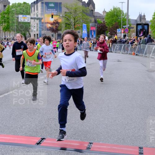 25.04.2026 - Das Zehntel Tim E. http://msf.ph/oto/9569022 25.04.2026 08:55:58 Ziel 1004, 1126, 1131, 1257, 1302, 1307, 1316, 1331, 1341, 1363, 1369, 1562, 1567, 1575, 1639, 1645, 1649, 1758, 1759, 1762, 1959, 1963, 1968, 2040, 2078, 2217, 2222, 2229, 2323, 2463, 2474, 2478, 2565, 2594, 2607, 2972, 3196, 3206, 3465, 3520, 3526, 3559, 3610, 3715, 3718, 3722, 3803, 3844, 3847, 3849, 3891, 3950, 3963 meine-sportfotos.de
