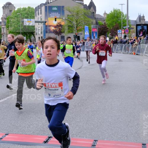 25.04.2026 - Das Zehntel Tim E. http://msf.ph/oto/9569024 25.04.2026 08:55:58 Ziel 1004, 1126, 1131, 1257, 1302, 1307, 1316, 1331, 1341, 1363, 1369, 1562, 1567, 1575, 1639, 1645, 1649, 1758, 1759, 1762, 1959, 1963, 1968, 2040, 2078, 2217, 2222, 2229, 2323, 2463, 2474, 2478, 2565, 2594, 2607, 2972, 3196, 3206, 3465, 3520, 3526, 3559, 3610, 3715, 3718, 3722, 3803, 3844, 3847, 3849, 3891, 3950, 3963 meine-sportfotos.de