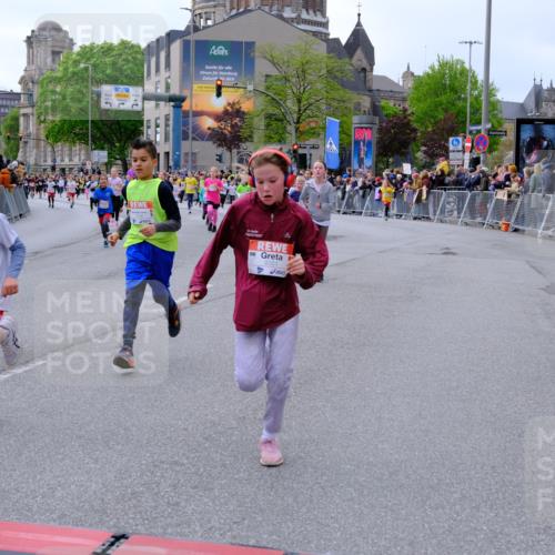 25.04.2026 - Das Zehntel Tim E. http://msf.ph/oto/9569028 25.04.2026 08:55:59 Ziel 1004, 1126, 1131, 1257, 1302, 1307, 1316, 1331, 1341, 1363, 1369, 1562, 1567, 1575, 1649, 1758, 1759, 1762, 1765, 1959, 1963, 1968, 2040, 2078, 2217, 2222, 2229, 2323, 2463, 2478, 2565, 2594, 2607, 2972, 3196, 3206, 3465, 3520, 3526, 3559, 3610, 3715, 3718, 3722, 3803, 3844, 3847, 3849, 3891, 3950, 3963 meine-sportfotos.de