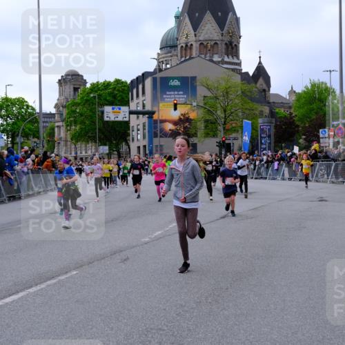 25.04.2026 - Das Zehntel Tim E. http://msf.ph/oto/9569031 25.04.2026 08:56:00 Ziel 1004, 1126, 1131, 1257, 1302, 1307, 1316, 1331, 1341, 1363, 1369, 1562, 1567, 1575, 1649, 1758, 1759, 1762, 1765, 1959, 1963, 1968, 2040, 2078, 2217, 2222, 2229, 2323, 2463, 2478, 2491, 2565, 2594, 2607, 2972, 3196, 3206, 3465, 3520, 3526, 3559, 3610, 3715, 3718, 3722, 3803, 3844, 3847, 3849, 3891, 3950, 3963, 4008 meine-sportfotos.de