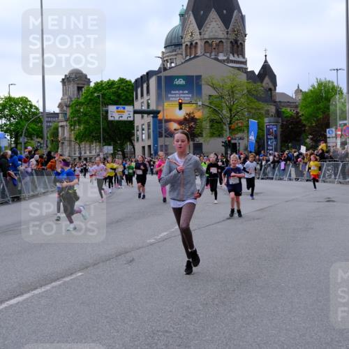 25.04.2026 - Das Zehntel Tim E. http://msf.ph/oto/9569032 25.04.2026 08:56:01 Ziel 1004, 1126, 1257, 1302, 1316, 1331, 1363, 1369, 1562, 1567, 1575, 1649, 1758, 1759, 1762, 1765, 1956, 1959, 1963, 1968, 2040, 2078, 2222, 2323, 2326, 2463, 2478, 2491, 2565, 2594, 2607, 2972, 3196, 3206, 3465, 3498, 3520, 3526, 3559, 3610, 3715, 3718, 3722, 3803, 3844, 3847, 3849, 3891, 3950, 3963, 4008 meine-sportfotos.de