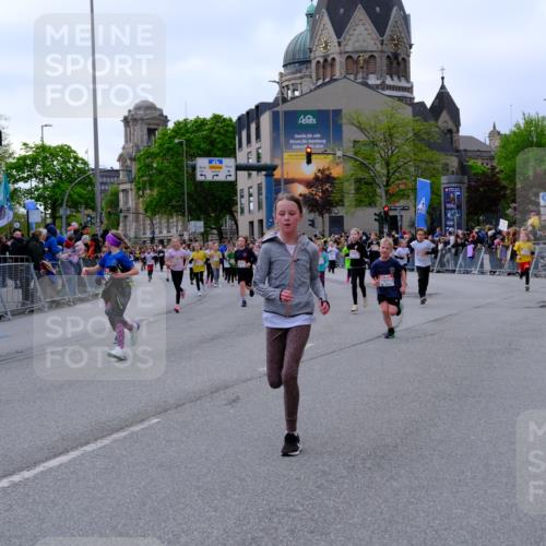25.04.2026 - Das Zehntel Tim E. http://msf.ph/oto/9569034 25.04.2026 08:56:01 Ziel 1004, 1126, 1257, 1302, 1316, 1331, 1363, 1369, 1562, 1567, 1575, 1649, 1758, 1759, 1762, 1765, 1956, 1959, 1963, 1968, 2040, 2078, 2222, 2323, 2326, 2463, 2478, 2491, 2565, 2594, 2607, 2972, 3196, 3206, 3465, 3498, 3520, 3526, 3559, 3610, 3715, 3718, 3722, 3803, 3844, 3847, 3849, 3891, 3950, 3963, 4008 meine-sportfotos.de