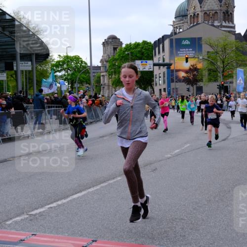 25.04.2026 - Das Zehntel Tim E. http://msf.ph/oto/9569039 25.04.2026 08:56:01 Ziel 1004, 1126, 1257, 1302, 1316, 1331, 1363, 1369, 1562, 1567, 1575, 1649, 1758, 1759, 1762, 1765, 1956, 1959, 1963, 1968, 2040, 2078, 2222, 2323, 2326, 2463, 2478, 2491, 2565, 2594, 2607, 2972, 3196, 3206, 3465, 3498, 3520, 3526, 3559, 3610, 3715, 3718, 3722, 3803, 3844, 3847, 3849, 3891, 3950, 3963, 4008 meine-sportfotos.de