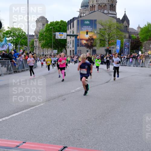 25.04.2026 - Das Zehntel Tim E. http://msf.ph/oto/9569040 25.04.2026 08:56:02 Ziel 1004, 1126, 1257, 1302, 1316, 1331, 1363, 1369, 1511, 1521, 1562, 1567, 1575, 1649, 1758, 1759, 1762, 1765, 1956, 1959, 2078, 2222, 2323, 2326, 2491, 2565, 2594, 2607, 2808, 2972, 3048, 3196, 3206, 3465, 3498, 3559, 3610, 3683, 3715, 3718, 3722, 3803, 3847, 3891, 3946, 3950, 3963, 4008 meine-sportfotos.de