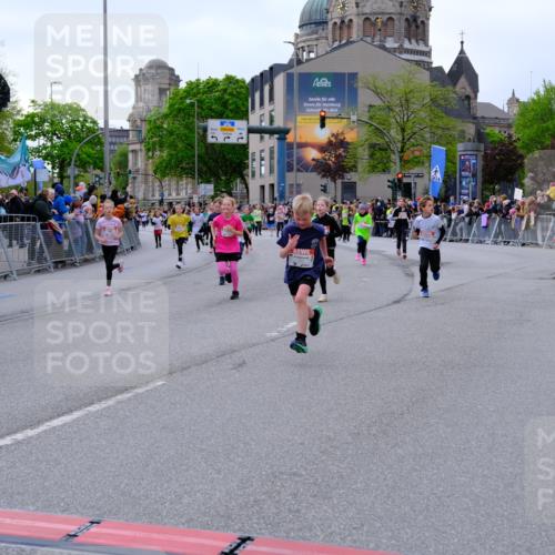 25.04.2026 - Das Zehntel Tim E. http://msf.ph/oto/9569041 25.04.2026 08:56:02 Ziel 1004, 1126, 1257, 1302, 1316, 1331, 1363, 1369, 1511, 1521, 1562, 1567, 1575, 1649, 1758, 1759, 1762, 1765, 1956, 1959, 2078, 2222, 2323, 2326, 2491, 2565, 2594, 2607, 2808, 2972, 3048, 3196, 3206, 3465, 3498, 3559, 3610, 3683, 3715, 3718, 3722, 3803, 3847, 3891, 3946, 3950, 3963, 4008 meine-sportfotos.de
