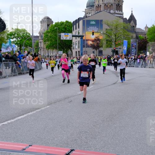 25.04.2026 - Das Zehntel Tim E. http://msf.ph/oto/9569042 25.04.2026 08:56:02 Ziel 1004, 1126, 1257, 1302, 1316, 1331, 1363, 1369, 1511, 1521, 1562, 1567, 1575, 1649, 1758, 1759, 1762, 1765, 1956, 1959, 2078, 2222, 2323, 2326, 2491, 2565, 2594, 2607, 2808, 2972, 3048, 3196, 3206, 3465, 3498, 3559, 3610, 3683, 3715, 3718, 3722, 3803, 3847, 3891, 3946, 3950, 3963, 4008 meine-sportfotos.de