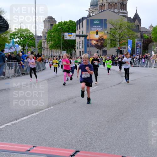25.04.2026 - Das Zehntel Tim E. http://msf.ph/oto/9569043 25.04.2026 08:56:02 Ziel 1004, 1126, 1257, 1302, 1316, 1331, 1363, 1369, 1511, 1521, 1562, 1567, 1575, 1649, 1758, 1759, 1762, 1765, 1956, 1959, 2078, 2222, 2323, 2326, 2491, 2565, 2594, 2607, 2808, 2972, 3048, 3196, 3206, 3465, 3498, 3559, 3610, 3683, 3715, 3718, 3722, 3803, 3847, 3891, 3946, 3950, 3963, 4008 meine-sportfotos.de