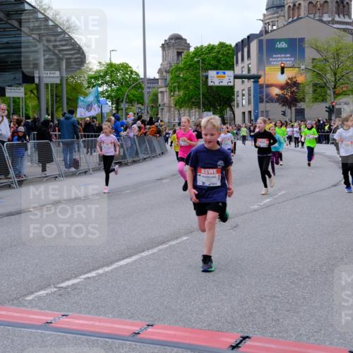 25.04.2026 - Das Zehntel Tim E. http://msf.ph/oto/9569048 25.04.2026 08:56:03 Ziel 1004, 1126, 1257, 1302, 1316, 1331, 1363, 1369, 1511, 1521, 1562, 1567, 1575, 1625, 1649, 1758, 1759, 1762, 1765, 1956, 1959, 2078, 2222, 2323, 2326, 2491, 2607, 2808, 2972, 3048, 3196, 3206, 3465, 3498, 3559, 3610, 3683, 3685, 3715, 3718, 3722, 3803, 3891, 3946, 3950, 3963, 4008 meine-sportfotos.de