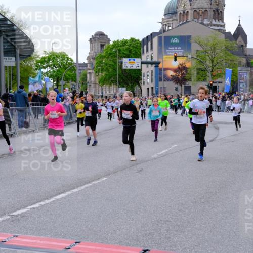 25.04.2026 - Das Zehntel Tim E. http://msf.ph/oto/9569051 25.04.2026 08:56:04 Ziel 1004, 1126, 1257, 1302, 1316, 1331, 1363, 1369, 1511, 1521, 1562, 1567, 1625, 1649, 1683, 1758, 1759, 1762, 1765, 1956, 1959, 2078, 2222, 2323, 2326, 2491, 2808, 2972, 3048, 3196, 3206, 3465, 3498, 3559, 3610, 3683, 3685, 3715, 3718, 3722, 3803, 3891, 3946, 3950, 4008 meine-sportfotos.de