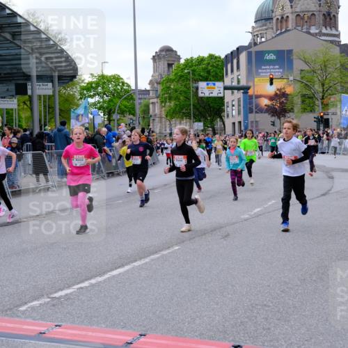 25.04.2026 - Das Zehntel Tim E. http://msf.ph/oto/9569054 25.04.2026 08:56:04 Ziel 1004, 1126, 1257, 1302, 1316, 1331, 1363, 1369, 1511, 1521, 1562, 1567, 1625, 1649, 1683, 1758, 1759, 1762, 1765, 1956, 1959, 2078, 2222, 2323, 2326, 2491, 2808, 2972, 3048, 3196, 3206, 3465, 3498, 3559, 3610, 3683, 3685, 3715, 3718, 3722, 3803, 3891, 3946, 3950, 4008 meine-sportfotos.de