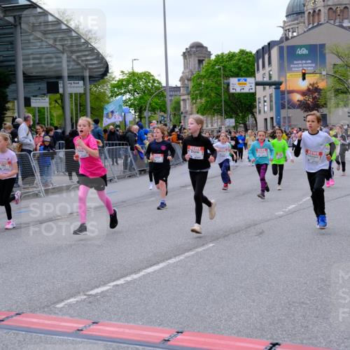 25.04.2026 - Das Zehntel Tim E. http://msf.ph/oto/9569056 25.04.2026 08:56:04 Ziel 1004, 1126, 1257, 1302, 1316, 1331, 1363, 1369, 1511, 1521, 1562, 1567, 1625, 1649, 1683, 1758, 1759, 1762, 1765, 1956, 1959, 2078, 2222, 2323, 2326, 2491, 2808, 2972, 3048, 3196, 3206, 3465, 3498, 3559, 3610, 3683, 3685, 3715, 3718, 3722, 3803, 3891, 3946, 3950, 4008 meine-sportfotos.de